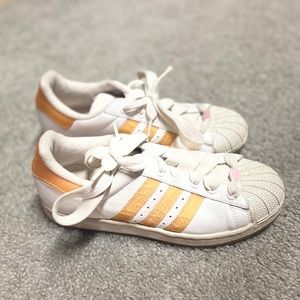 Women’s shoes